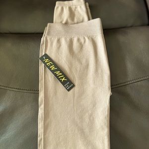 Buttter-soft leggings! New!